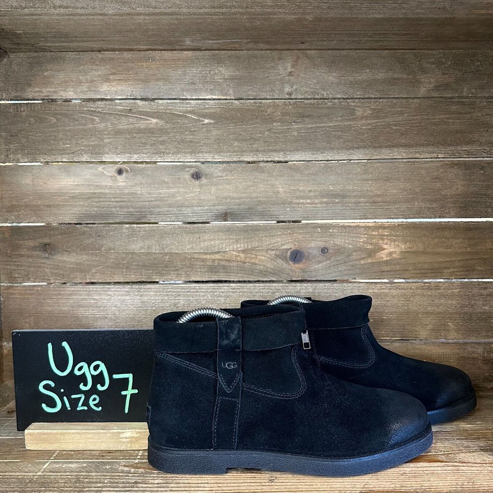 New NWOB Womens UGG Josefene Black Suede Ankle Booties Boots Size 7 M